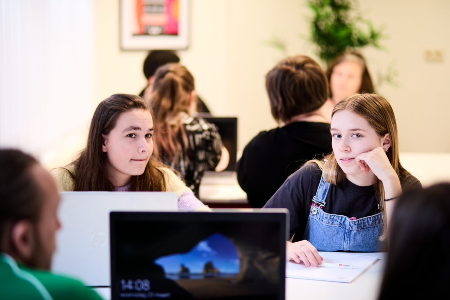 Studenten op de campus