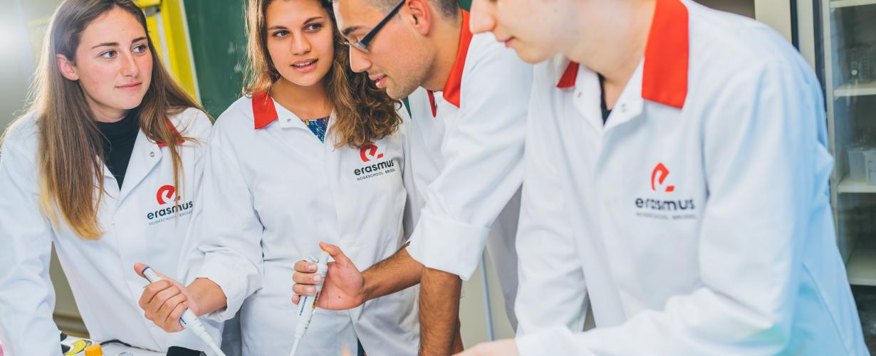 Studenten biomedische laboratoriumtechnologie