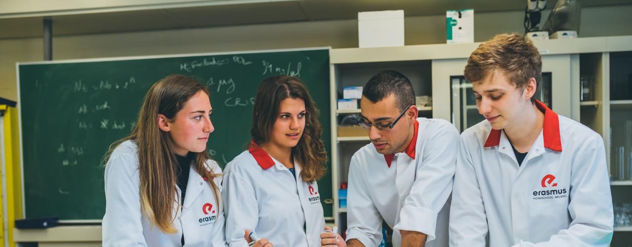 Studenten biomedische laboratoriumtechnologie