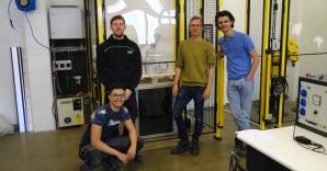 Studenten EMS werken final project af