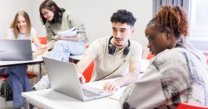 studenten met PC in Jette