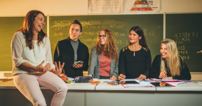 docent met studenten