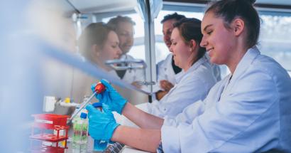 Studenten biomedische laboratoriumtechnologie