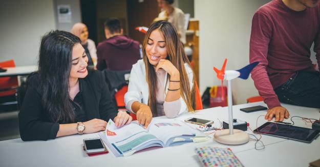 Studenten in gesprek