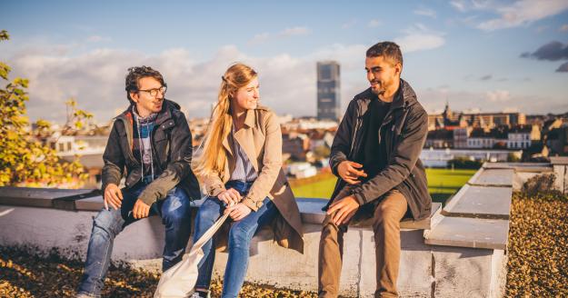 studenten en skyline brussel